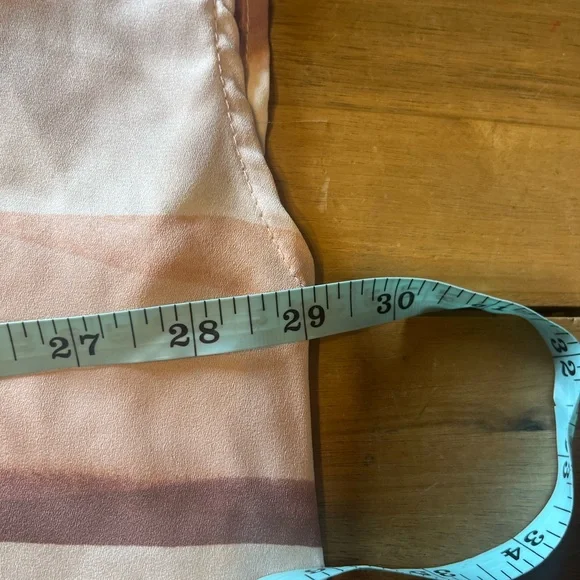 Torrid Georgette 3 3x PInk Watercolor Print Top Vneck Short Sleeve Lightweight - Picture 8 of 9